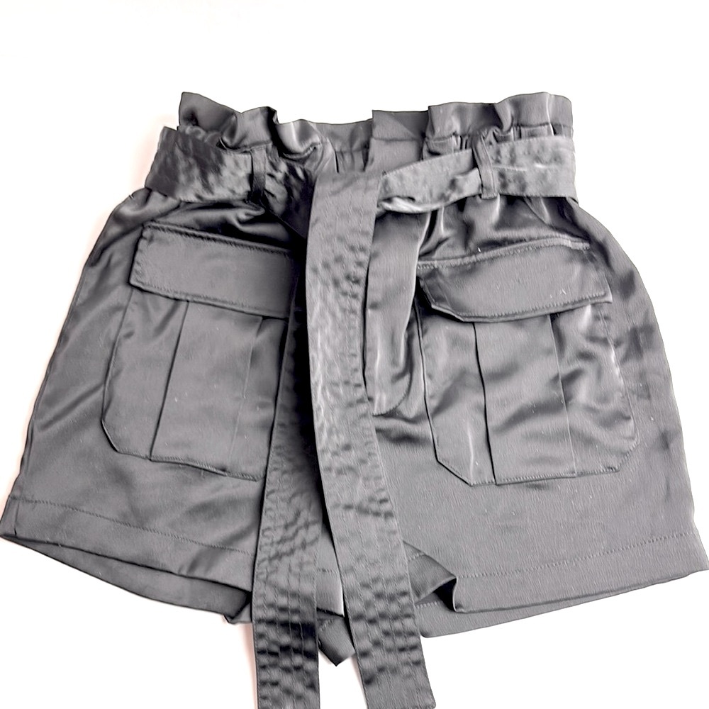 Love Tree Black Women's Paperbag Casual Patch Pocket Shorts with Tie Belt Size S